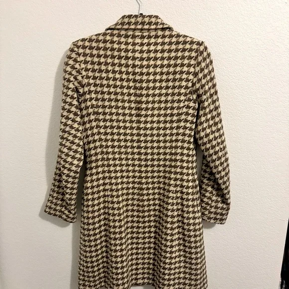 Charles Gray Classic Brown and Cream Coat with Houndstooth Pattern. Size… - Picture 10 of 17